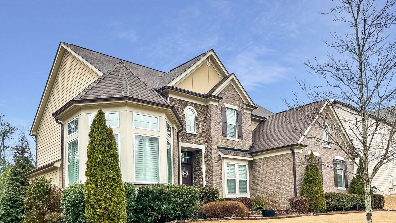 3405 Trowbridge Dr - Photo 2 of 50