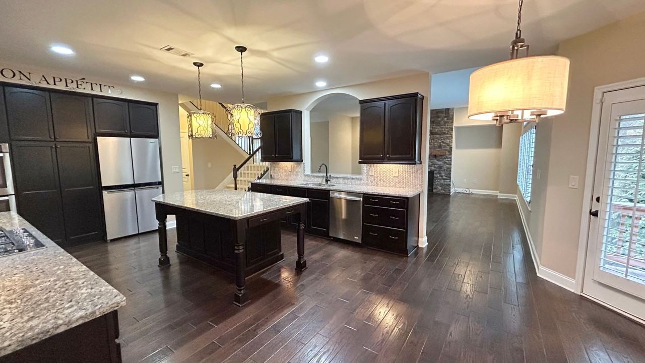 3405 Trowbridge Dr - Photo 4 of 50