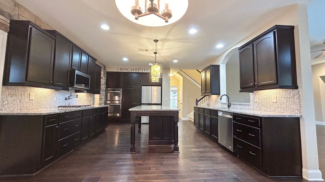 3405 Trowbridge Dr - Photo 6 of 50