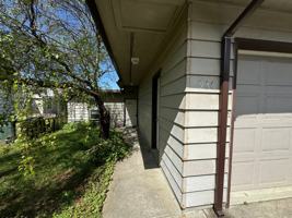 featured image of 934 934 & 938 SW 11th St.