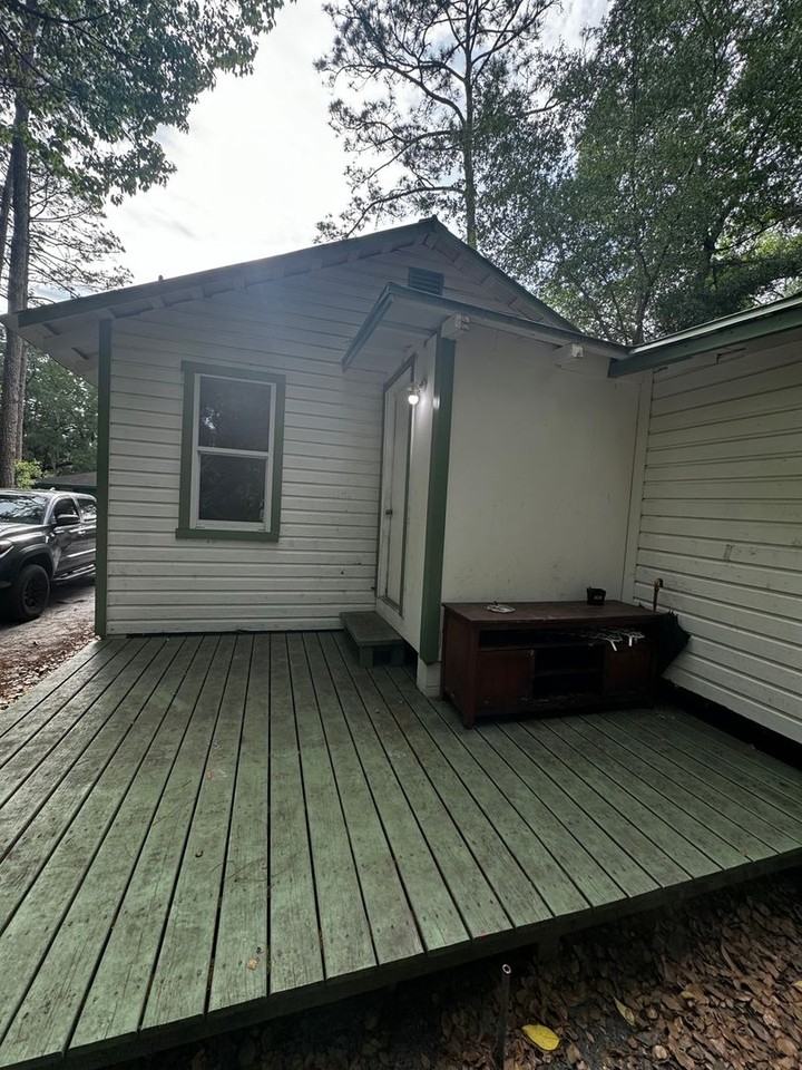 315 Ne 18th St - Photo 2 of 12