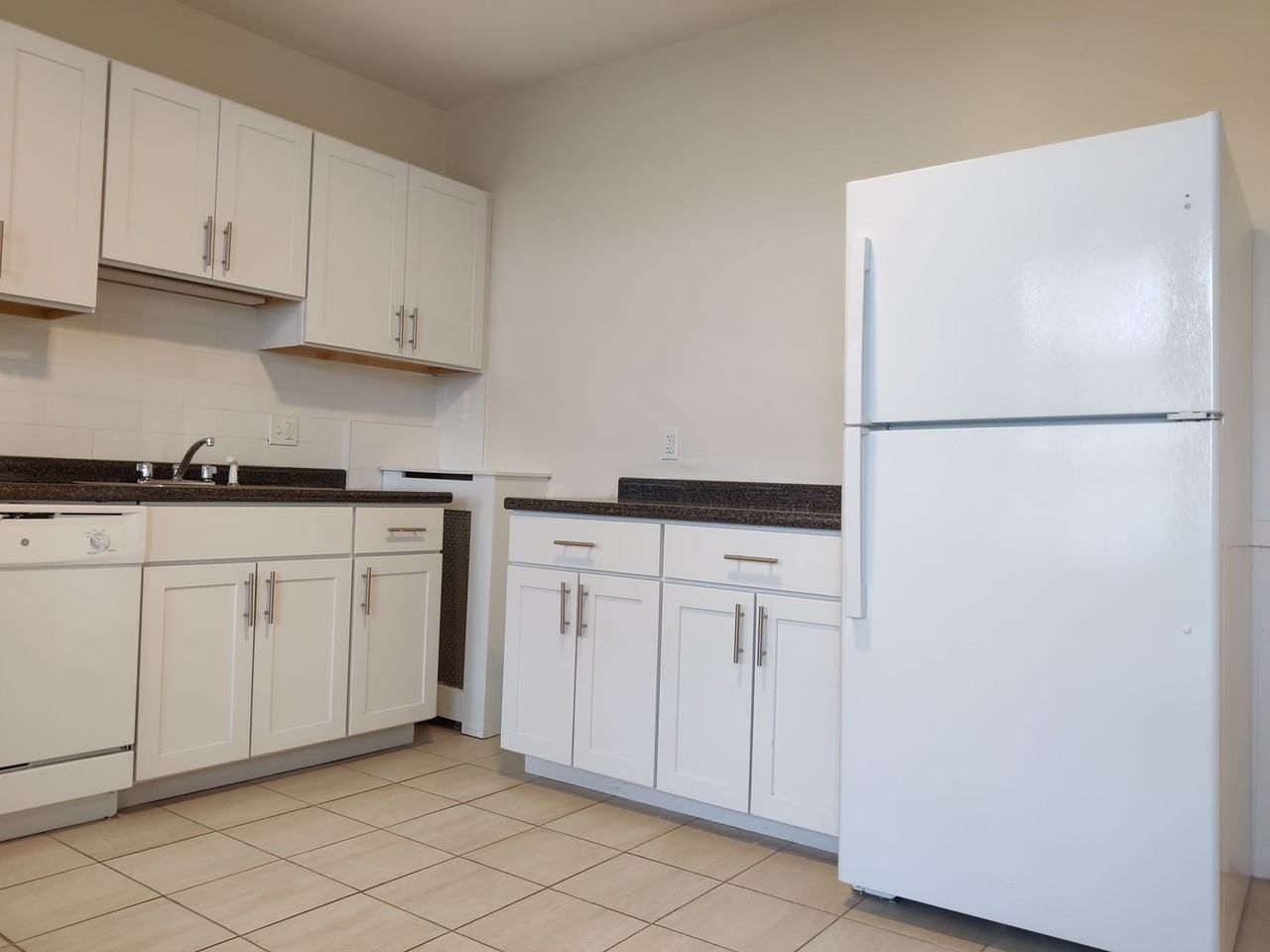 8 Barrows St - Photo 2 of 25