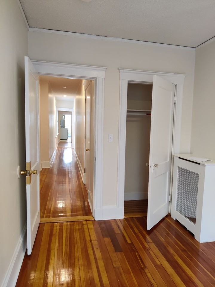 8 Barrows St - Photo 4 of 25
