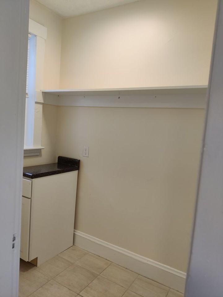 8 Barrows St - Photo 5 of 25