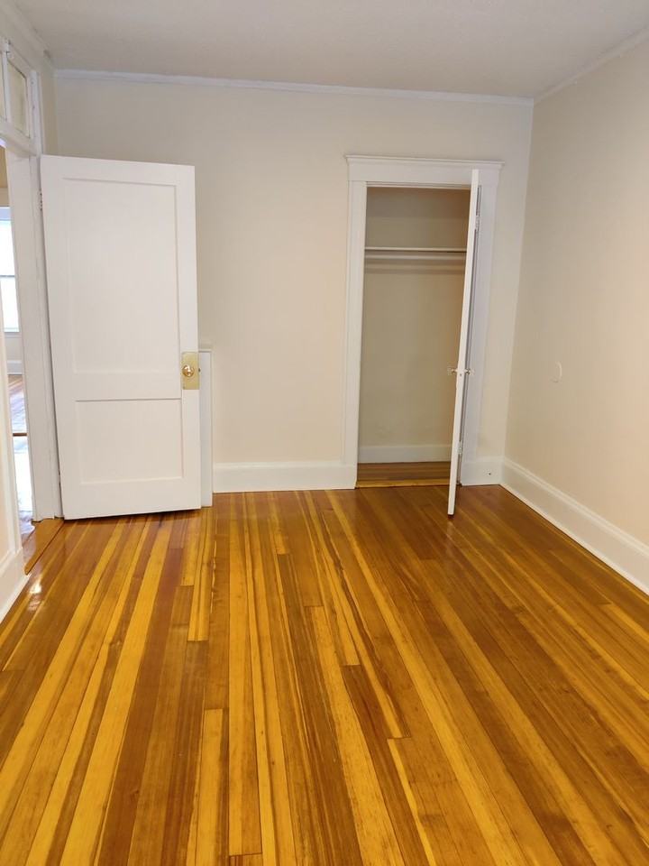8 Barrows St - Photo 7 of 25