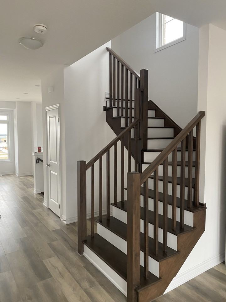 120 Court Dr - Photo 2 of 7