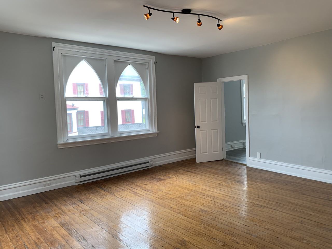 4 E Temple Ave #2ndFL - Photo 3 of 7