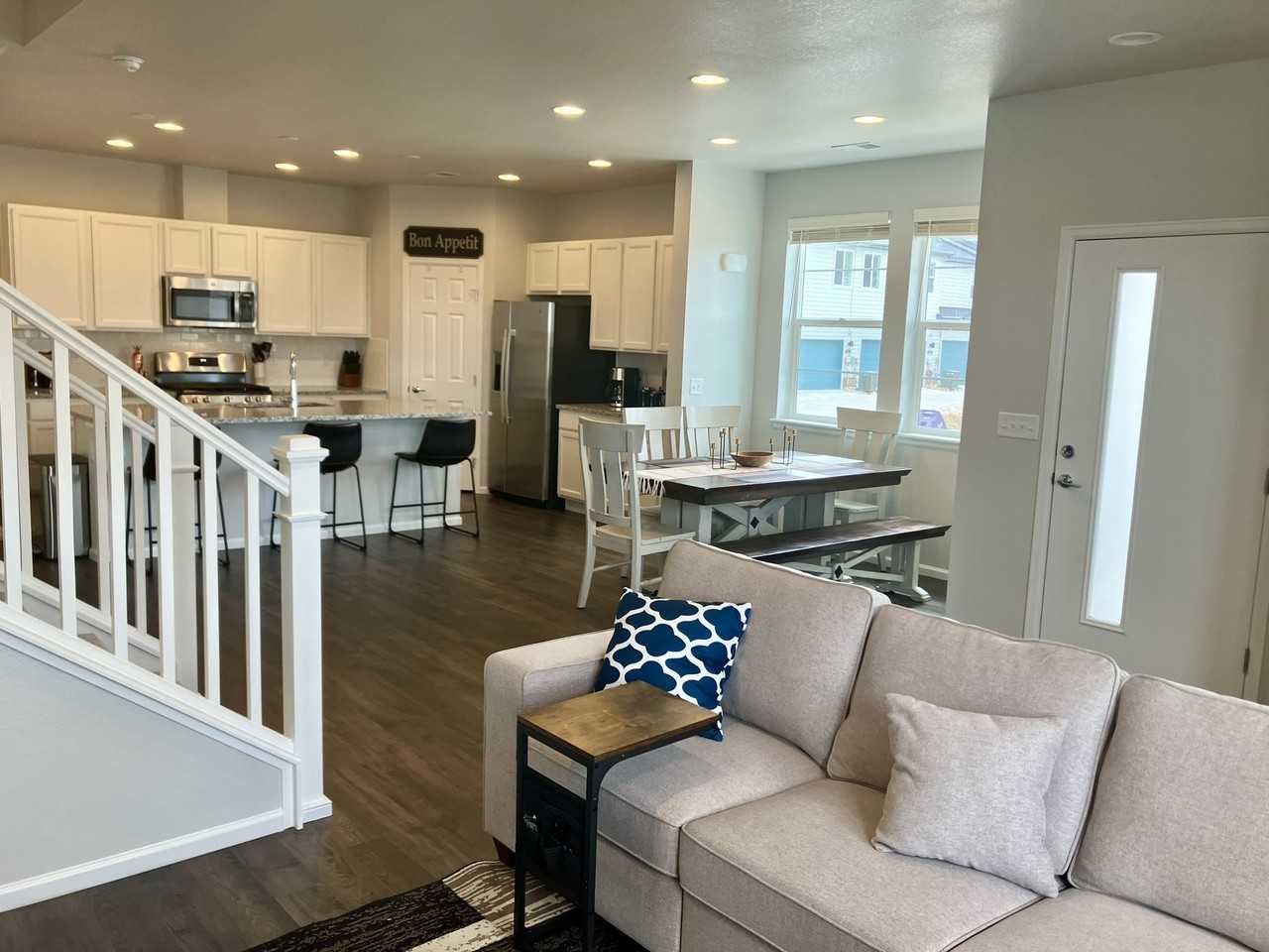 6656 N Argonne St - Photo 5 of 31