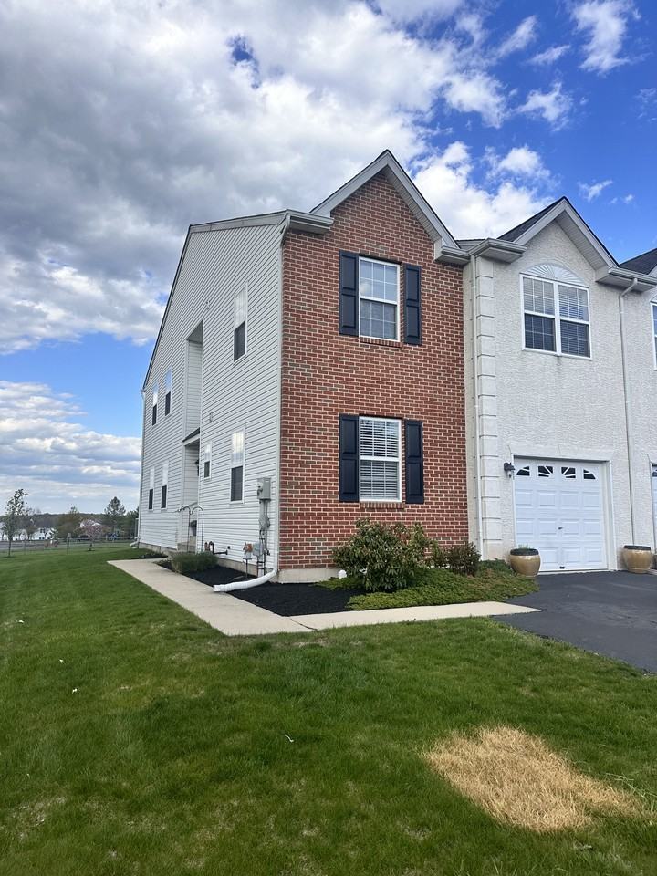 221 Hampshire Dr #0 - Photo 2 of 50