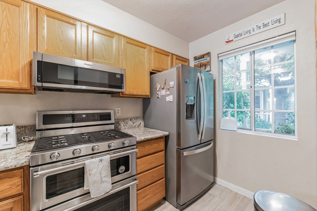 4692 Carpinteria Ave #25 - Photo 3 of 18