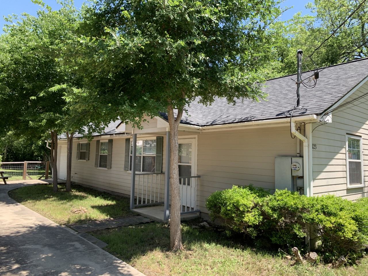 123 S Wilson St #NA - Photo 3 of 32