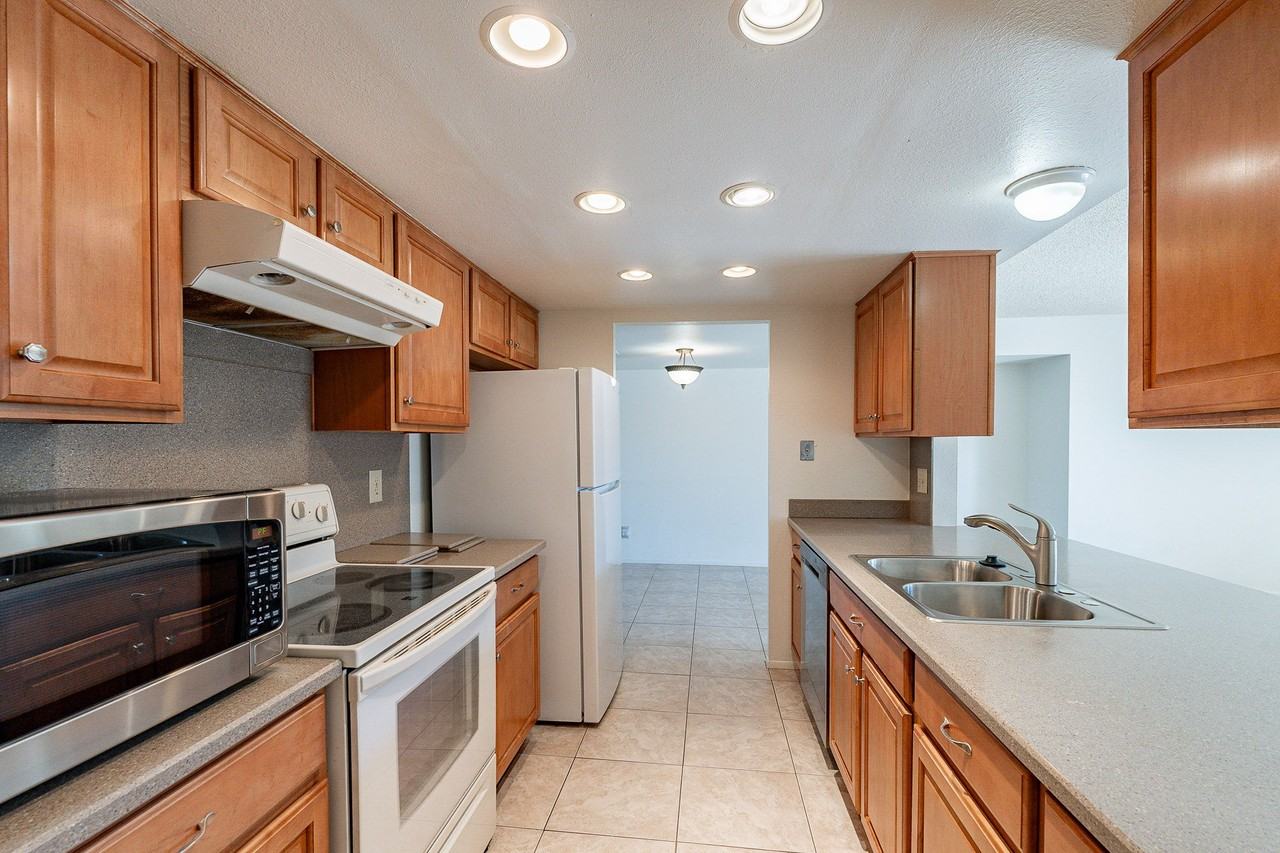 6413 S College Ave #1 - Photo 4 of 22