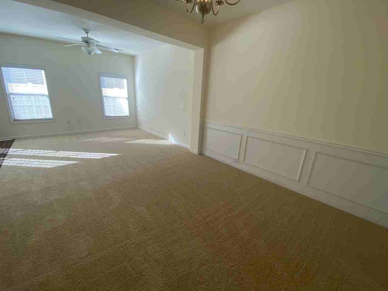 1713 Oakbrook Ln Nw - Photo 3 of 18