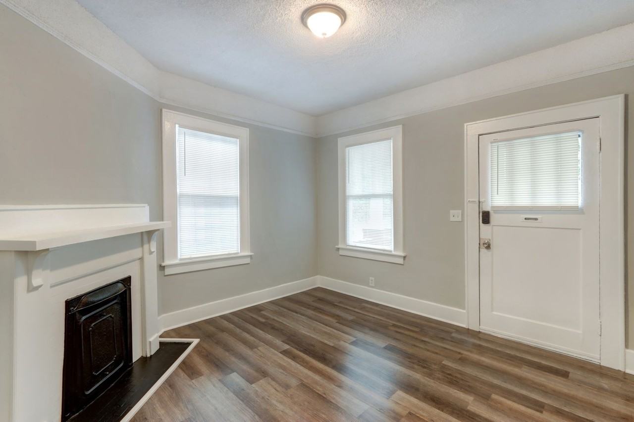 1013 W Victory Dr - Photo 2 of 15