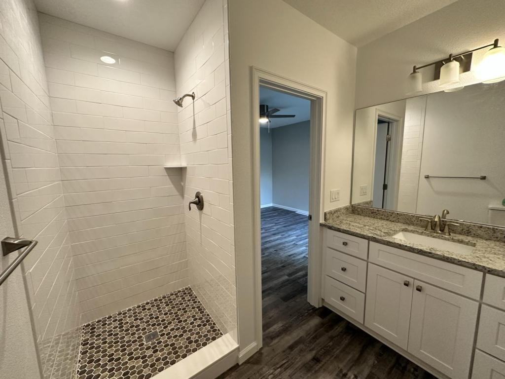 427 Thompson Ave - Photo 3 of 11