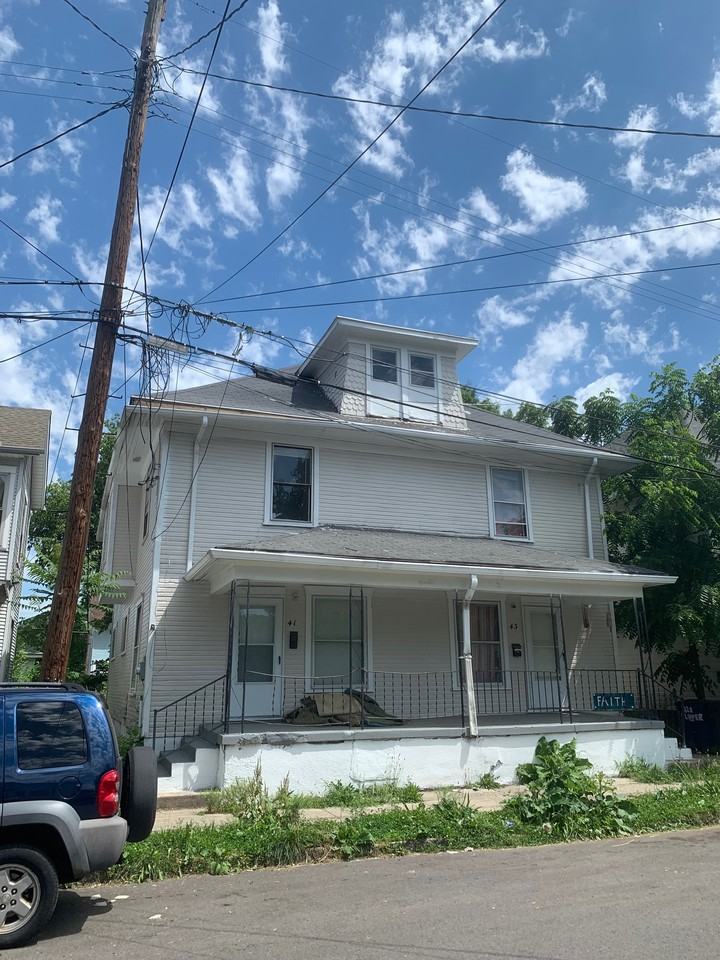 41 Little St - Photo 3 of 12