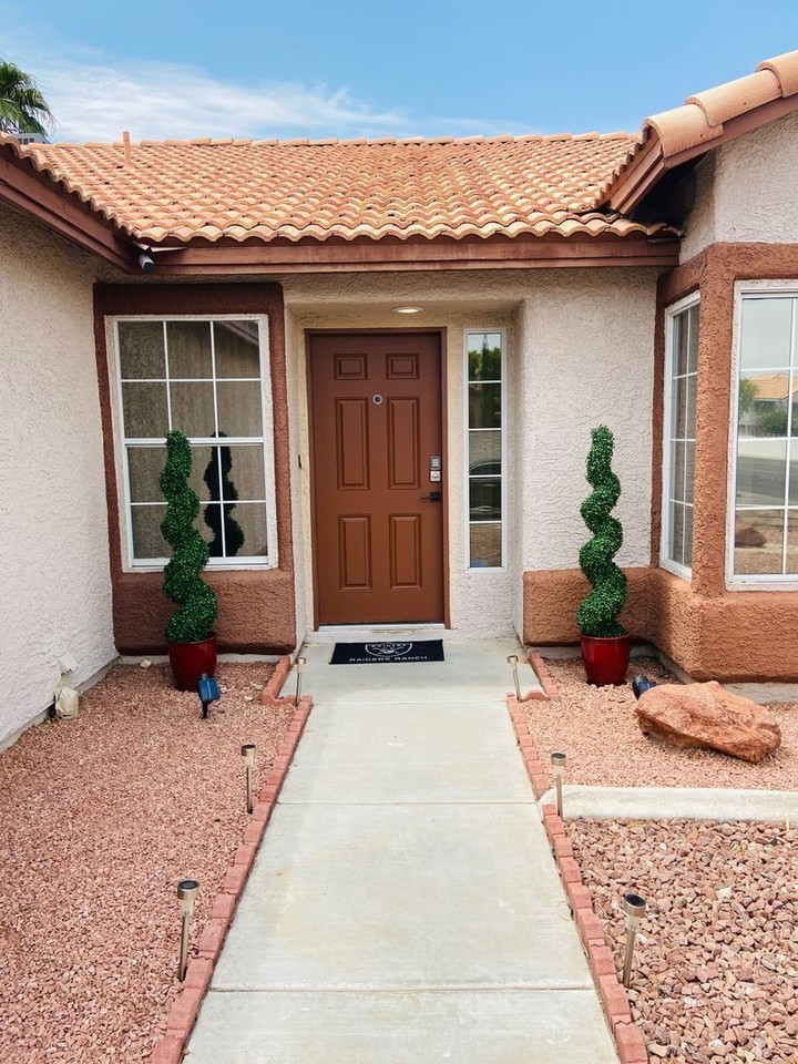 5305 Bitterwood Ln - Photo 2 of 30