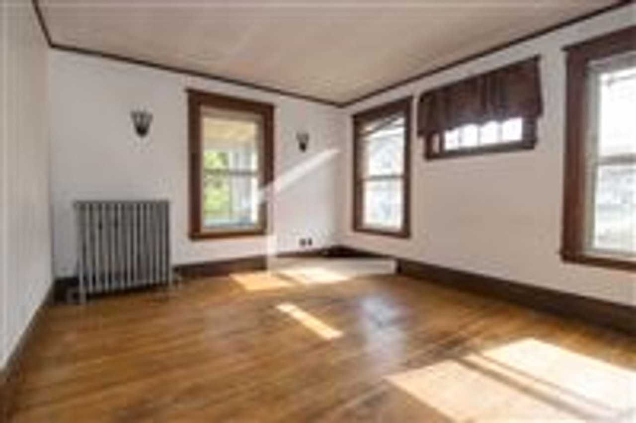 59 Etna St - Photo 2 of 9