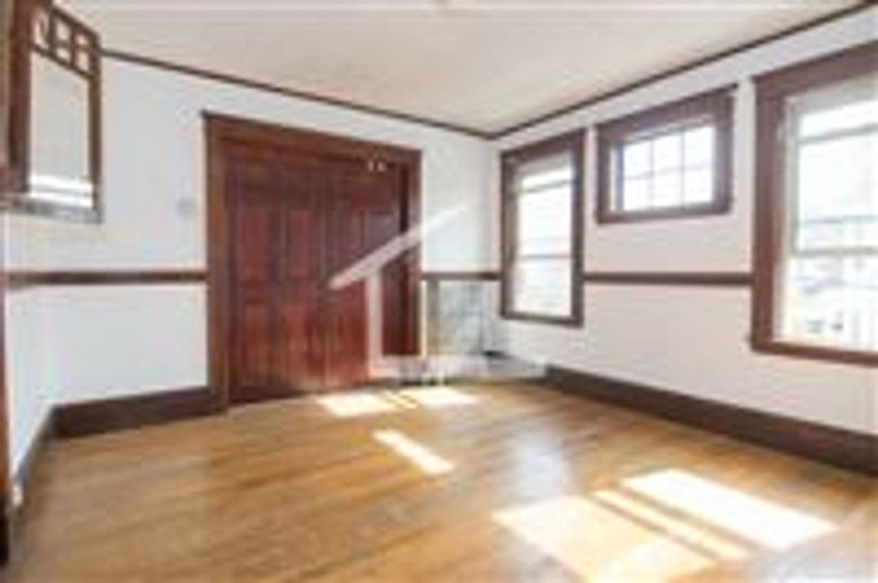 59 Etna St - Photo 4 of 9