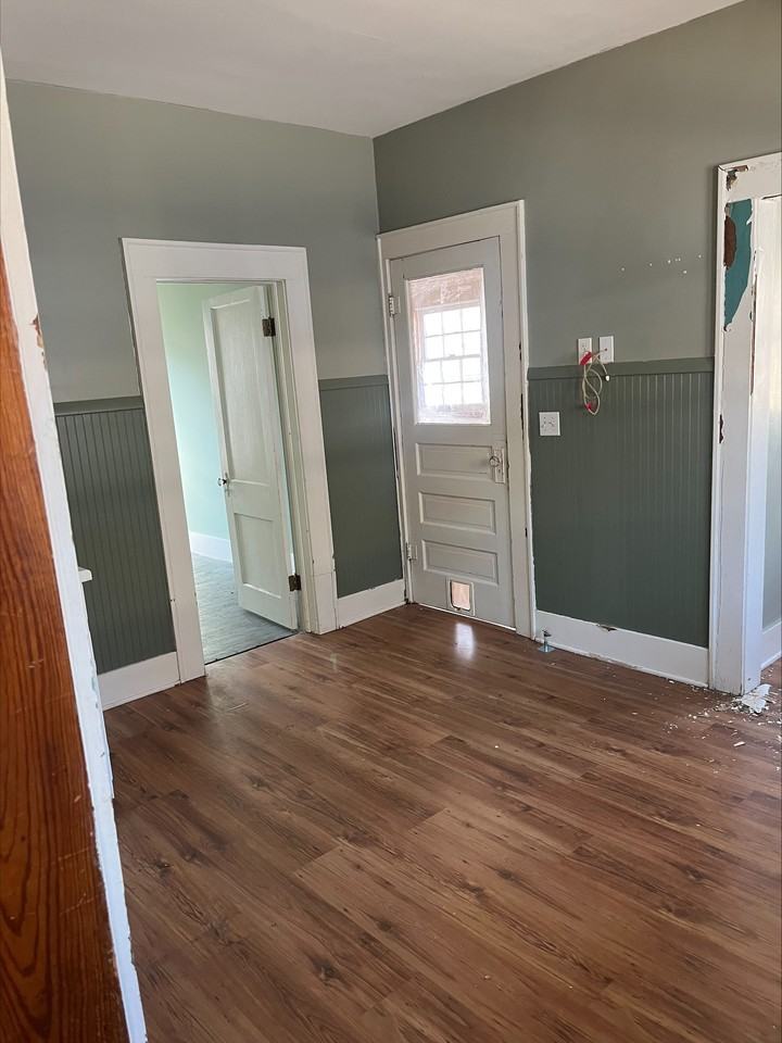 704 W 2nd St #NA - Photo 4 of 10