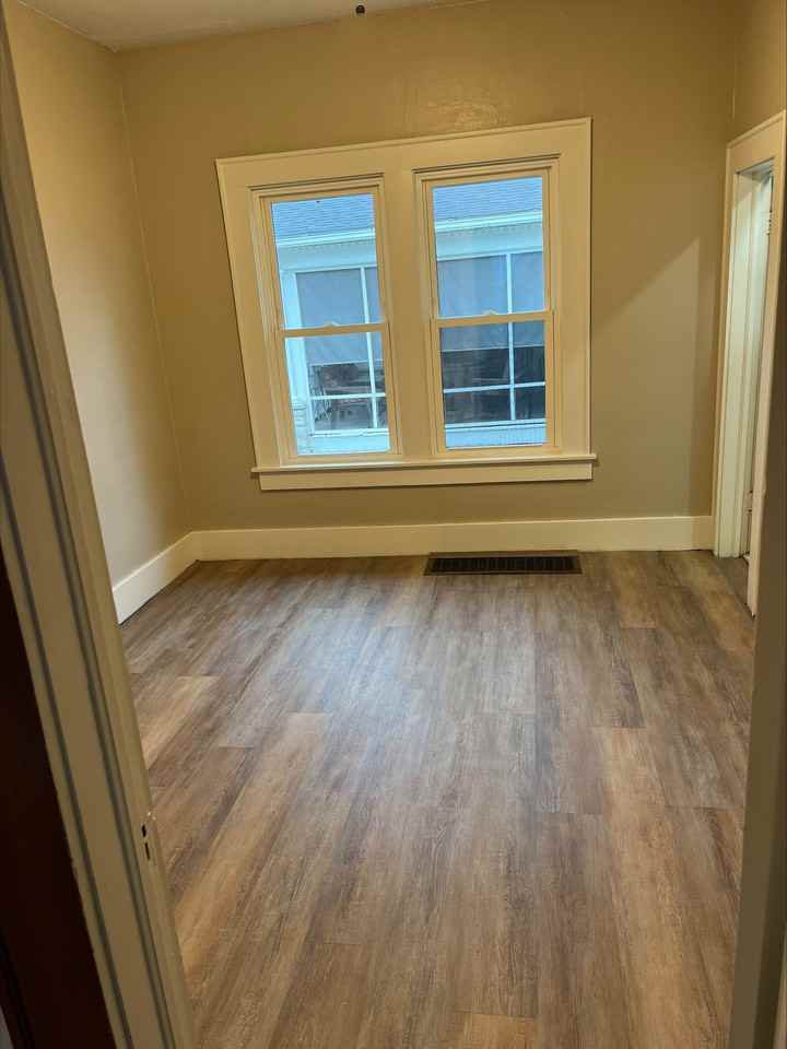 704 W 2nd St #NA - Photo 5 of 10