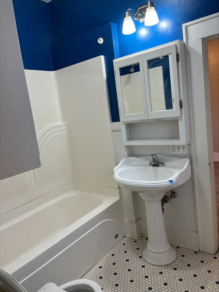 704 W 2nd St #NA - Photo 6 of 10