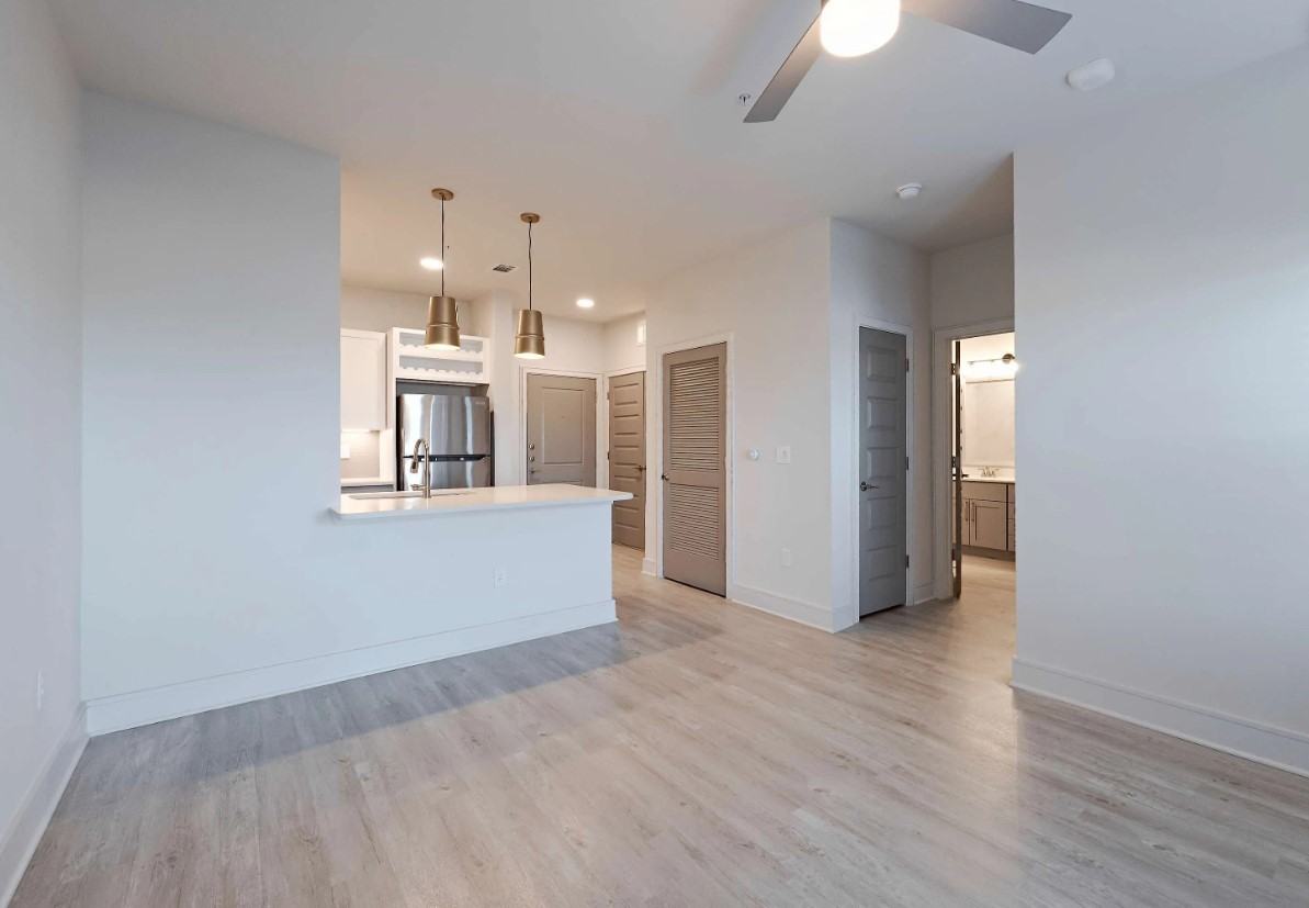 W Ownsby Pkwy #4075C - Photo 6 of 34