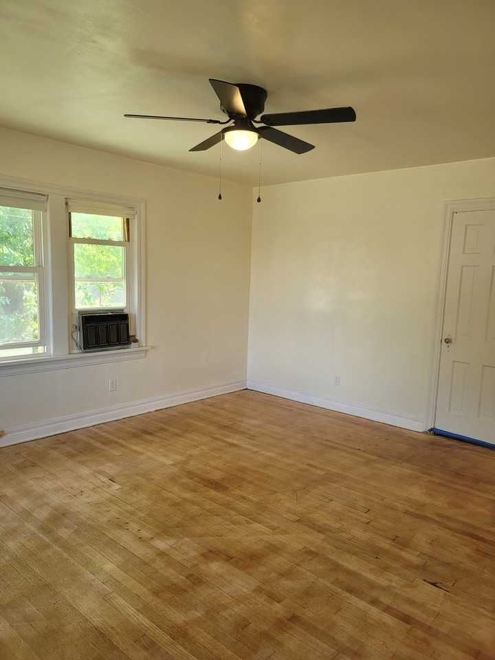 2324 Ne 26th St #NA - Photo 3 of 9