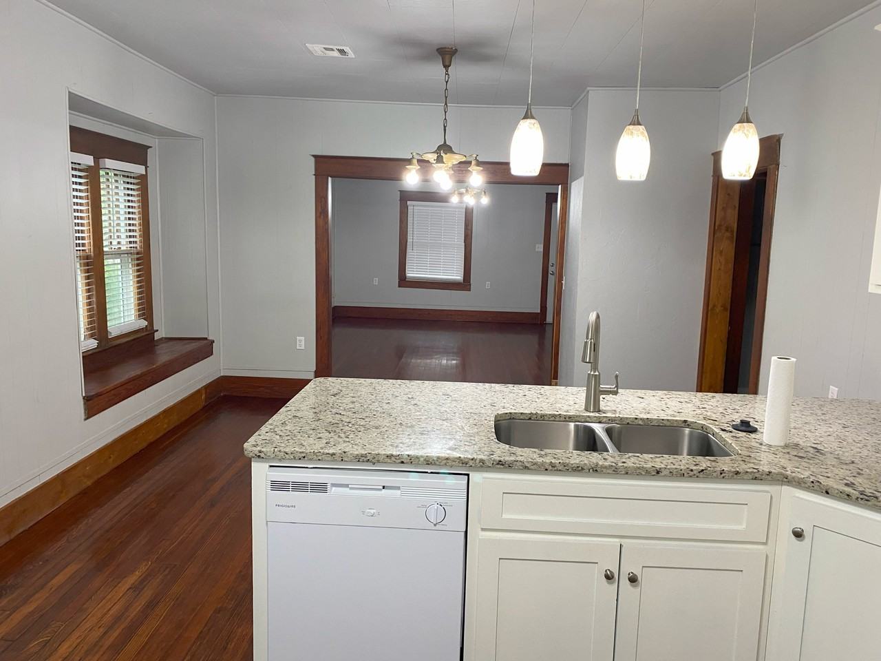 324 S Benjamin St #NA - Photo 7 of 22