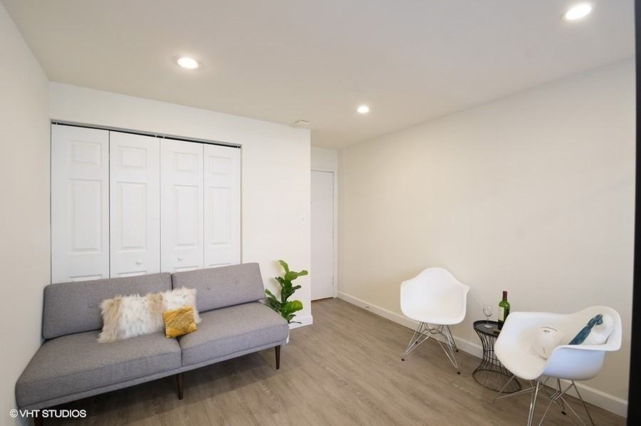 5958 N Kenmore - Photo 2 of 10