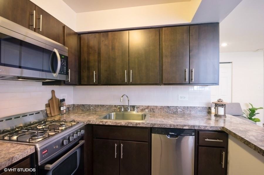 5958 N Kenmore - Photo 6 of 10