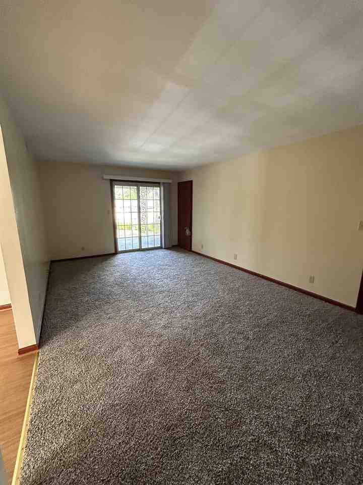 320 Idlewylde Drive - Photo 2 of 13