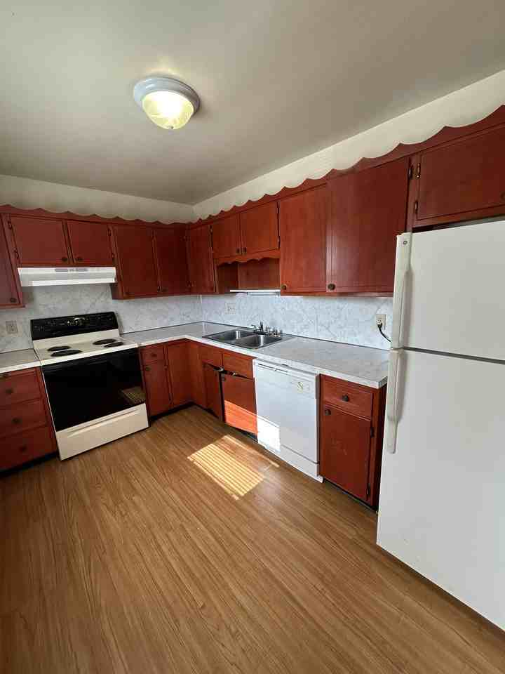 320 Idlewylde Drive - Photo 4 of 13