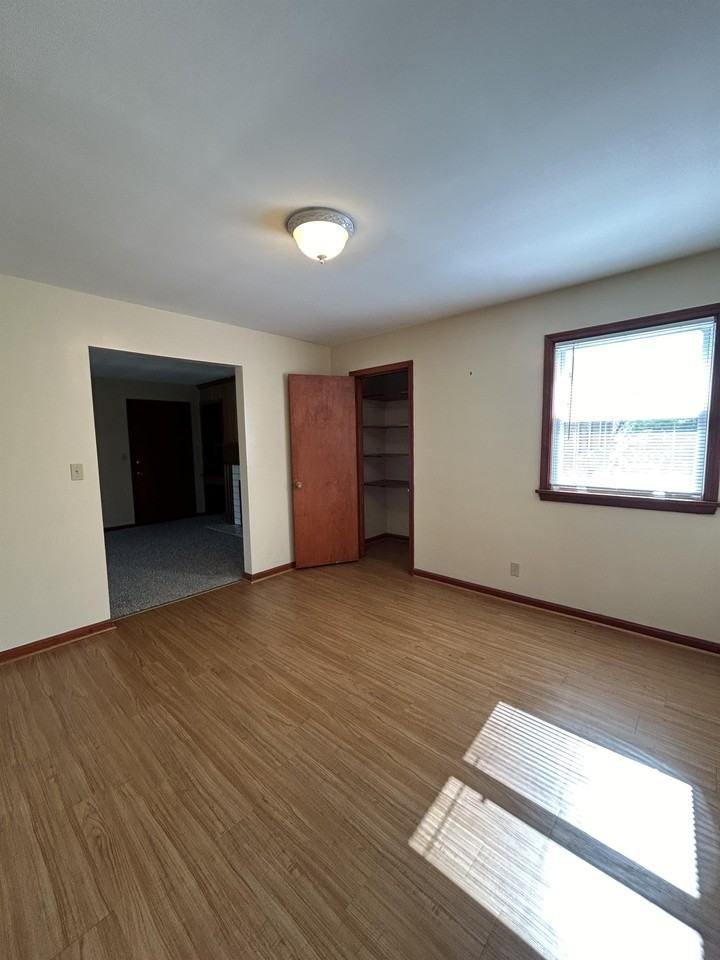 320 Idlewylde Drive - Photo 6 of 13