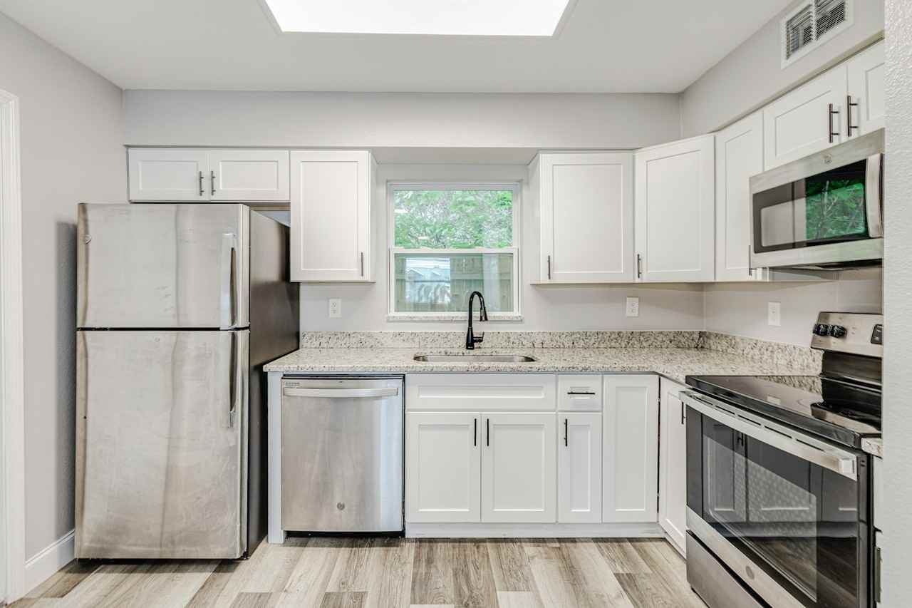 8725 North 50th Street, Unit C - Photo 4 of 17