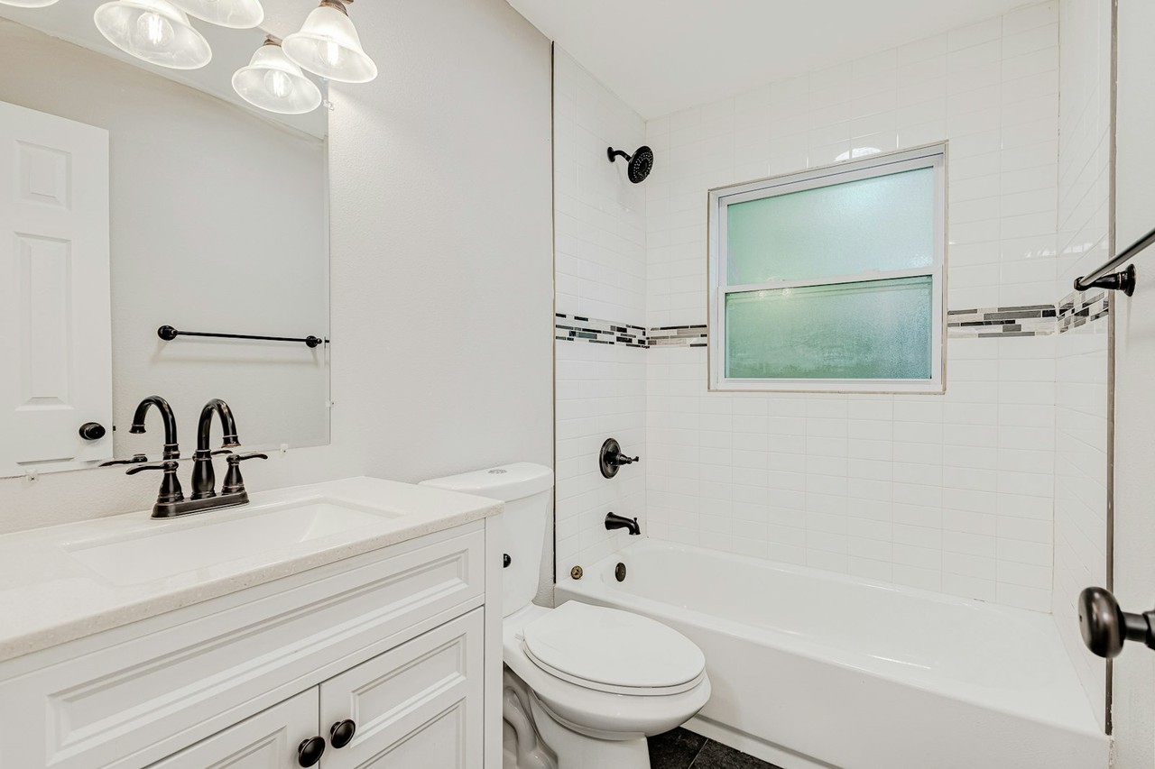 8725 North 50th Street, Unit C - Photo 5 of 17