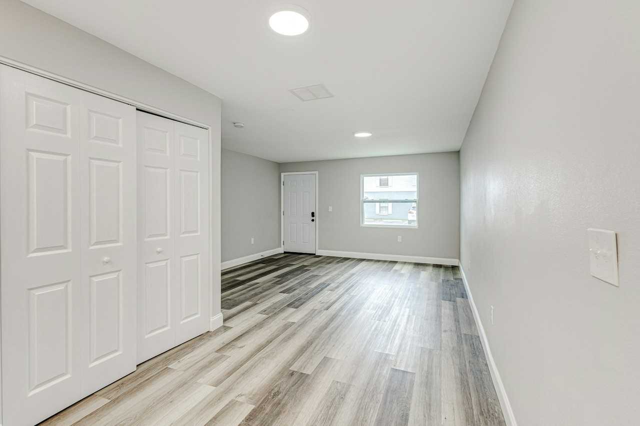 8725 North 50th Street, Unit C - Photo 6 of 17