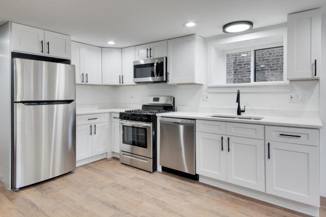 2453 N Mozart St - Photo 3 of 19
