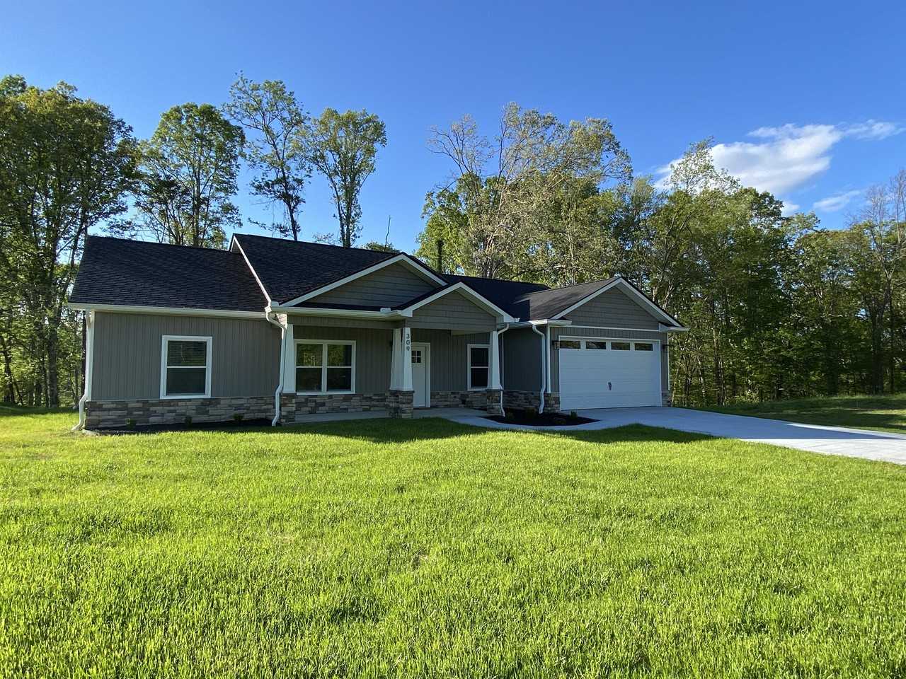 309 Country Ln 1, Lenoir City, TN 37771 3 Bedroom House for 2,500