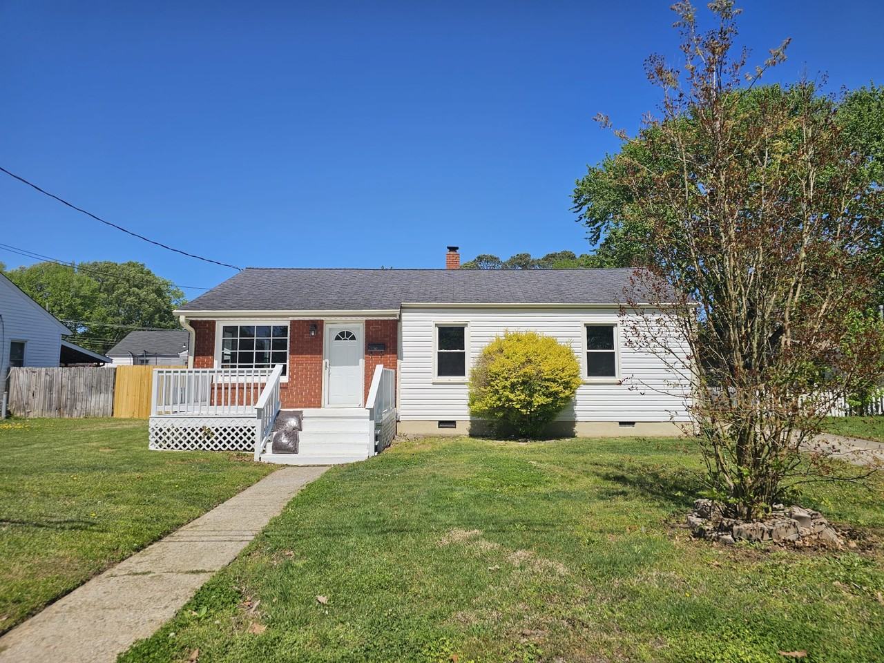 703 Mclawhorne Dr #30 - Photo 2 of 9