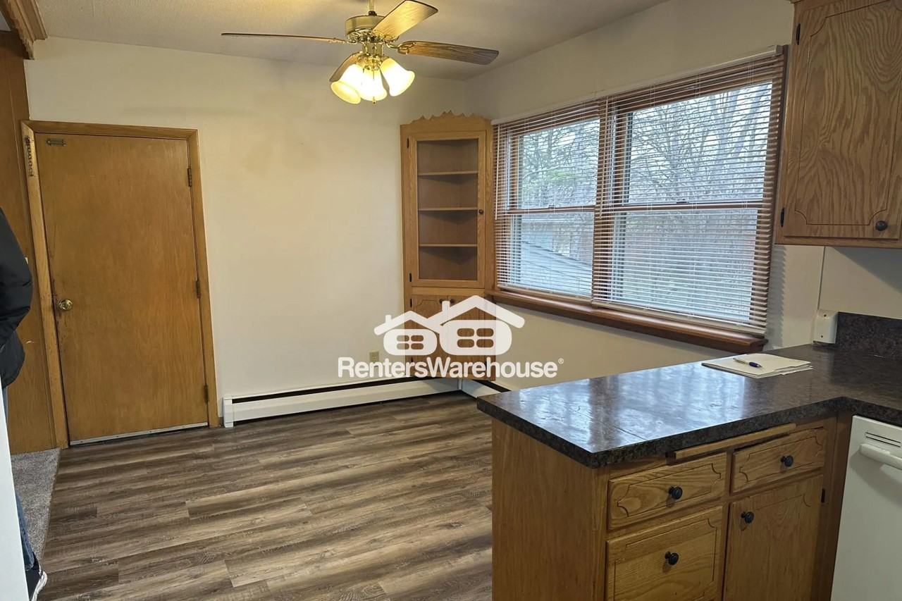 1334 8th Ave - Photo 2 of 8