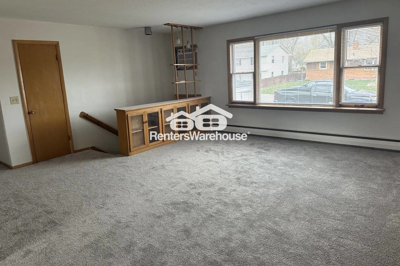 1334 8th Ave - Photo 3 of 8