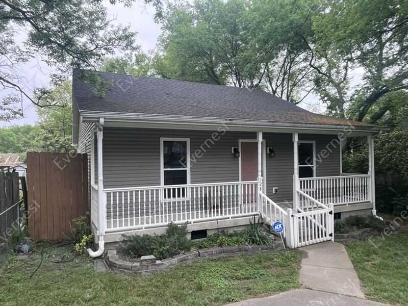 128 Mcarthur Dr - Photo 2 of 34