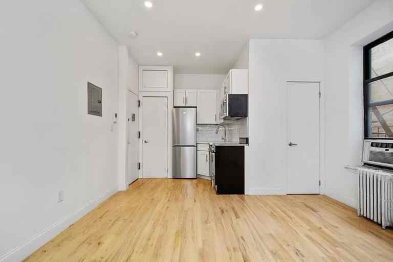 Hester St 213, New York, NY 10013 1 Bedroom Apartment for 2,850/month
