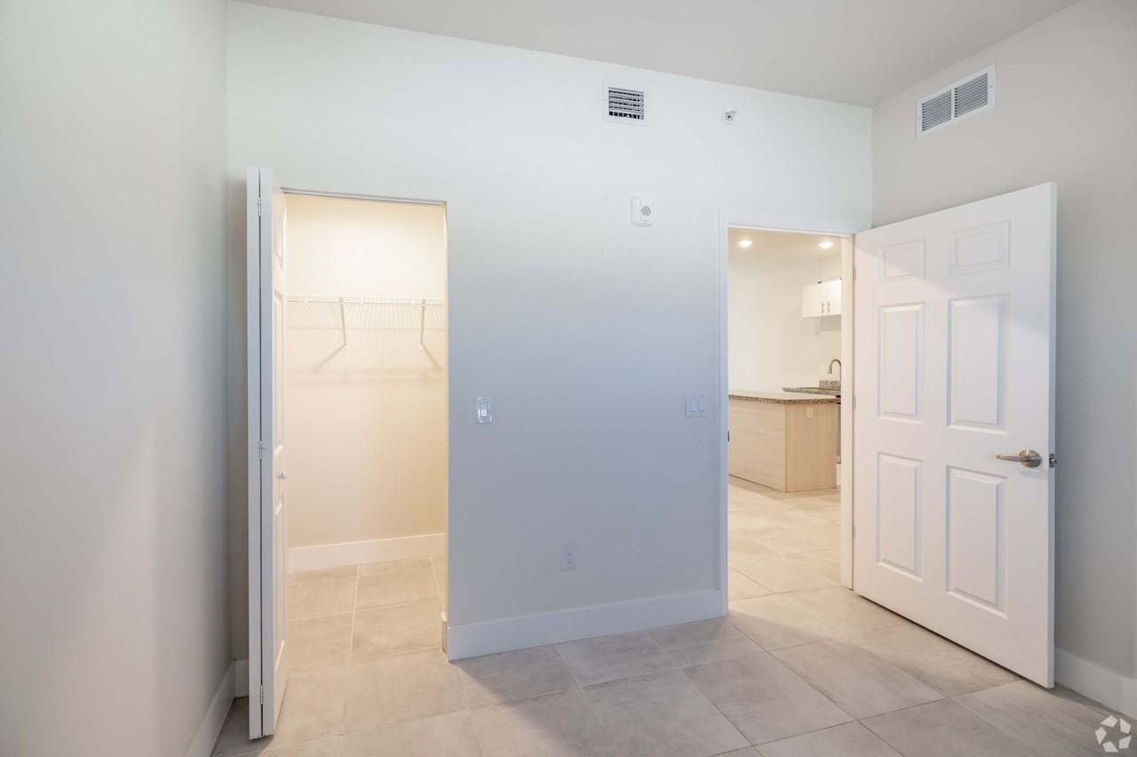 Cape Summit Apartments – Modern Living in Cape Coral - Photo 3 of 50