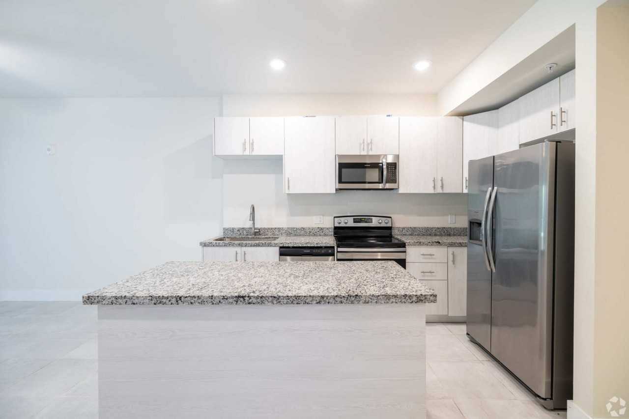 Cape Summit Apartments – Modern Living in Cape Coral - Photo 7 of 50