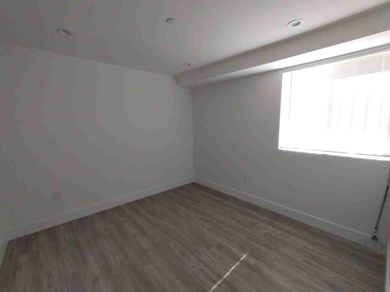 Private Bed AND BATH in co - Photo 2 of 7