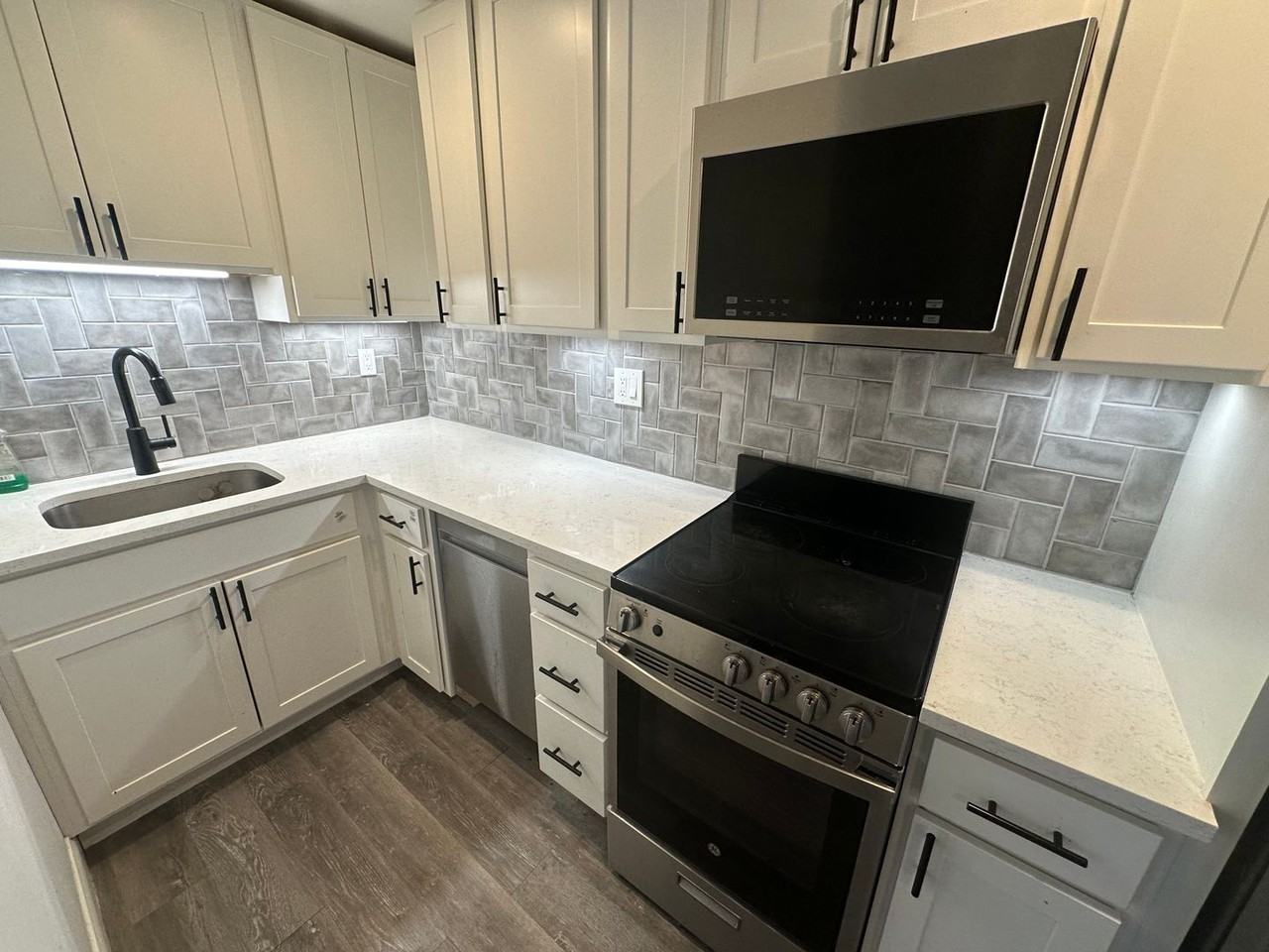 1433-1437 Highland St - Photo 5 of 8