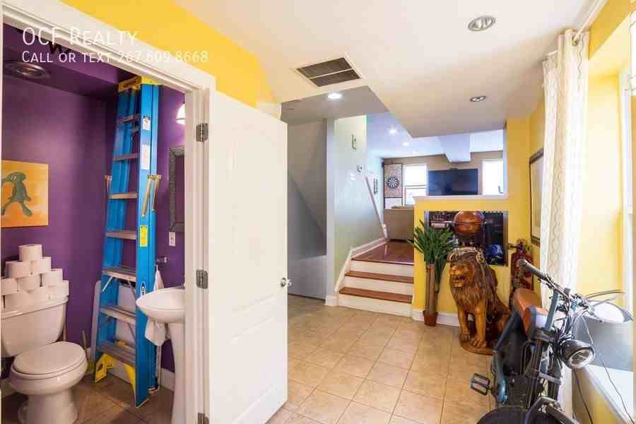 1921 Poplar St #2 - Photo 2 of 21