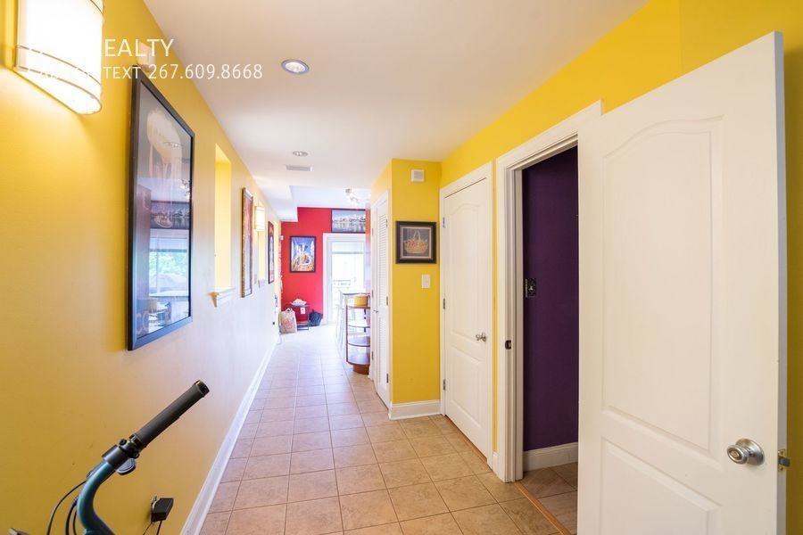 1921 Poplar St #2 - Photo 3 of 21